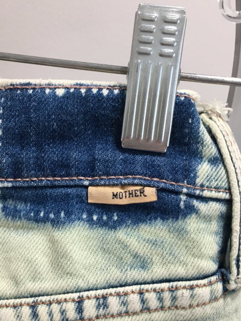 MOTHER Fern Juicy Fruit The Tripper Crop Fray Logo Hardware Button Fly Jeans - Picture 13 of 16